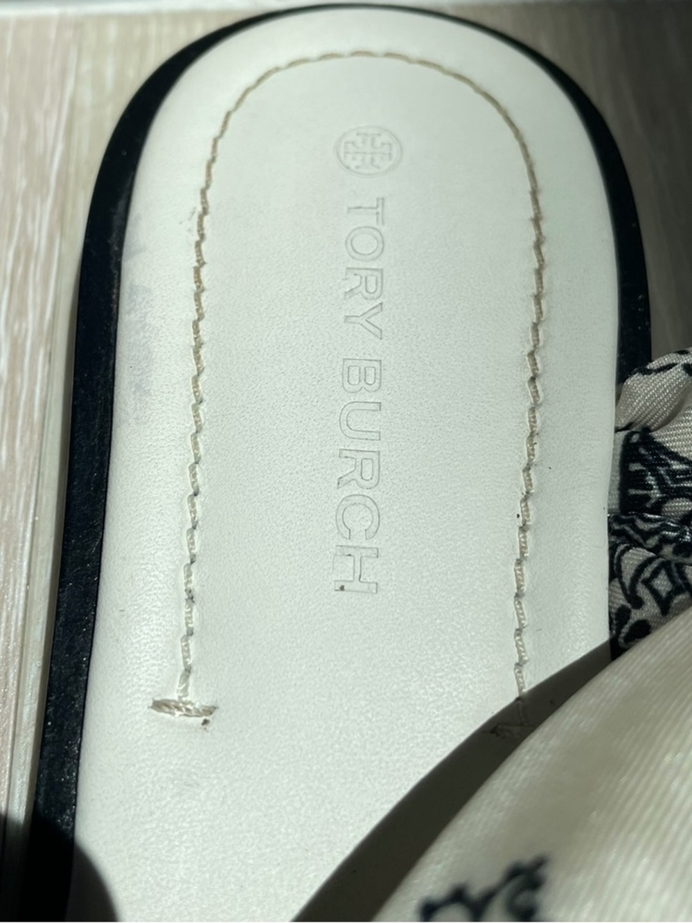 Tory Burch Cream & Black Paisley Scarf Slide Sandals Size 8 M - Picture 5 of 12
